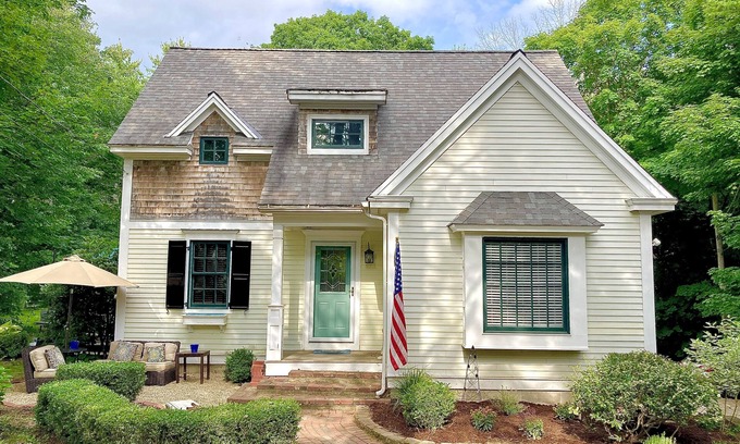 South Eliot House | Escape to the Seacoast - Relax, Work & Play by the Water