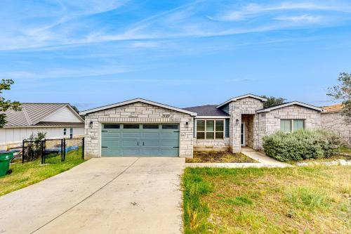 Highland Lake Estates House | Escape to Tranquility