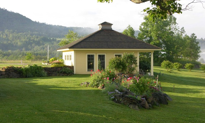 Lyndon Center Cottage | Escape to your cozy 1-bedroom cottage near Kingdom Trails