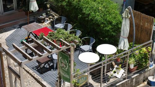 Islands District Bed & Breakfast | Espace Elastique B&B with contactless check-in
