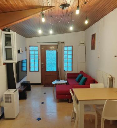 L'Isle-d'Espagnac House | Espace Fakayo
