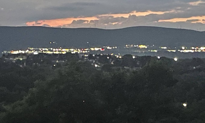 Scranton Bed & Breakfast | Espectacular view to the city of Scranton from your bedroom window