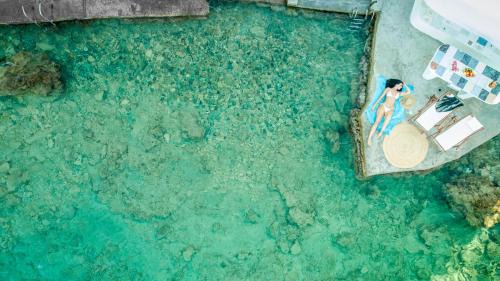 Mandrakia House | Esperanza Boathouses