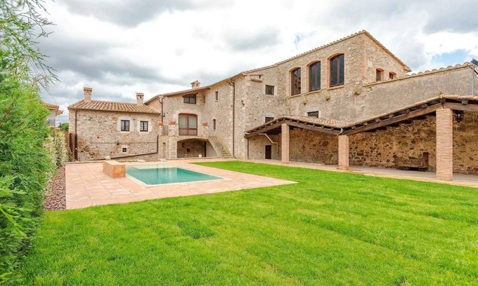 Bordils Villa | Espléndida Masía con Piscina Cerca de Girona