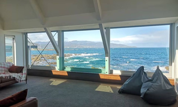 Wellington House | Esplanade Azure Horizon