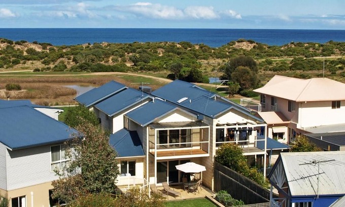 Torquay House | Esplanade Frontage 219a