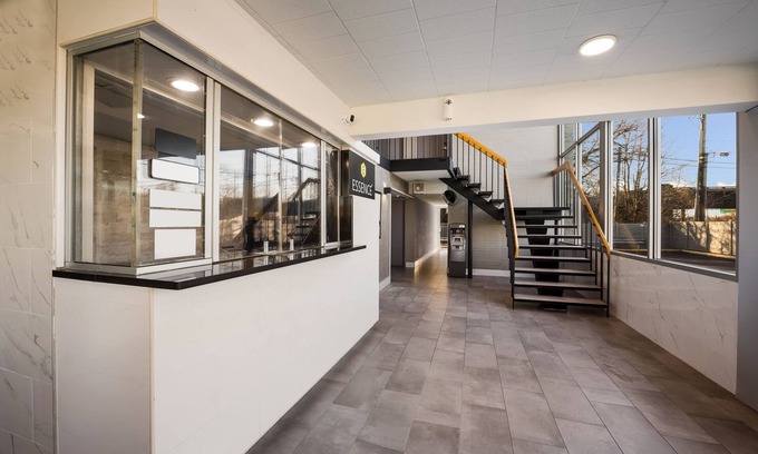 Wayne Hotel | Essence Express Wayne