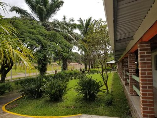 Siguatepeque Hotel | Estancia del Bosque Forest Guest House