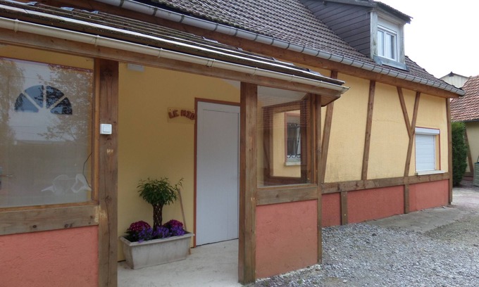Avesnes-en-Val Apartment | Estate close to the sea, mini farm and games