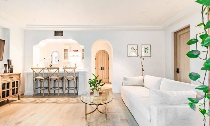 Woodside Apartment | Estately Plausibility of Simplicity