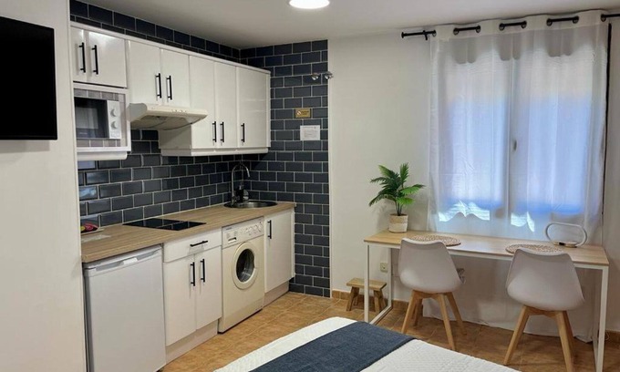 Alcala de Henares Apartment | Estudio Doble con 2 Camas en el Centro Histórico