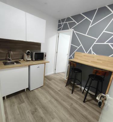 La Jonquera Apartment | Estudio moderno con WiFi y aire acondicionado Centro de La Jonquera junto a la frontera