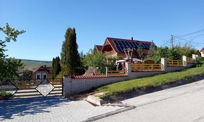 Monostorapati House | Eszter-lak