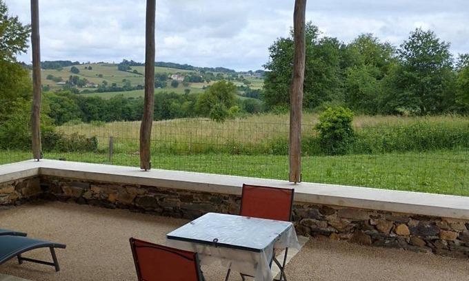 Genis Cottage | Eugenie's Little Nest - Countryside Haven, Pets Welcome
