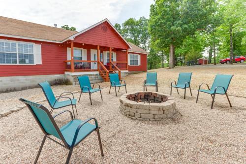 Sylvan Shores House | Eureka Springs Home about half Mi to Beaver Lake!