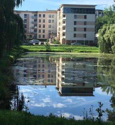 Tomaszow Mazowiecki Apartment | EUROPA22 "Apartament Parkowy" w samym sercu miasta Prestiżowe osiedle z widokiem na park i staw z fontannami Szybkie i Łatwe Zameldowanie