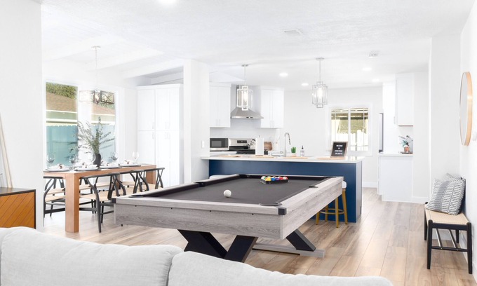 Riverside House | EV Charger L2 Cozy Home short distance to Downtown Riverside