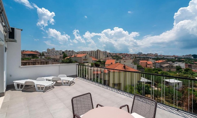 Vranjic Apartment | Eva Split sunset city view teracce