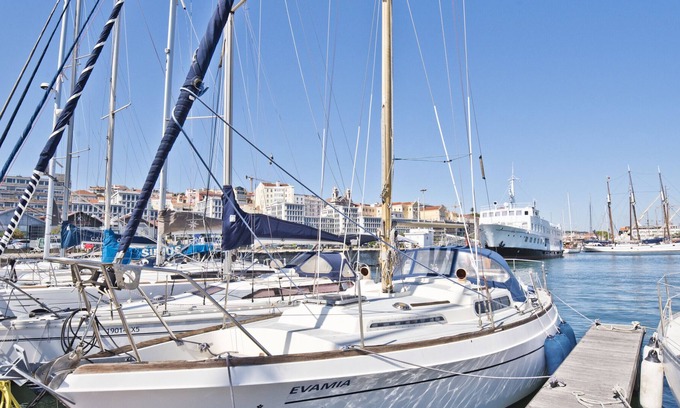 Lapa Boat Rental | Evamia River Boat (C104)