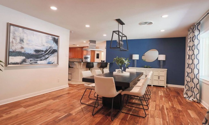Lubbock House | Evening Breeze in Melanie Park