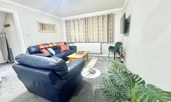 Willesborough House | Everest - Pleasant Home to Stay!