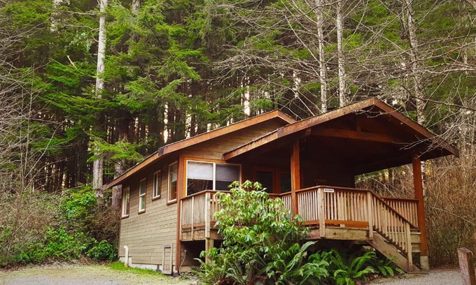 Ucluelet House | Evergreen Forest Cabins