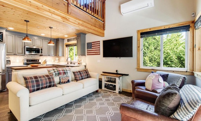 Lilliwaup House | Evergreen Grove