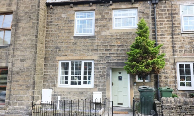 Addingham House | EVERGREEN, pet friendly, with open fire in Addingham