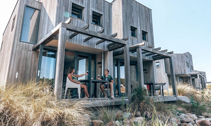 Ouddorp Cabin | Everything you need, at one of the most unique locations in Zeeland!