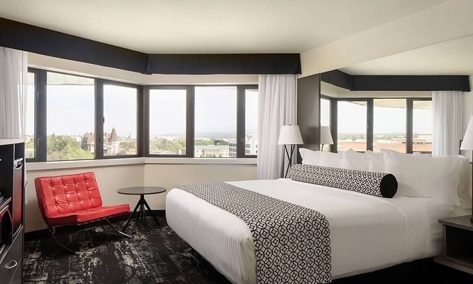 Riverside Hotel | Everything You Need For The Perfect Vacation! Near Bing Crosby Theater