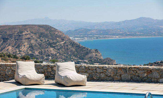 Agia Galini Villa | Evgoro vrahos villa , private pool,Breakfast