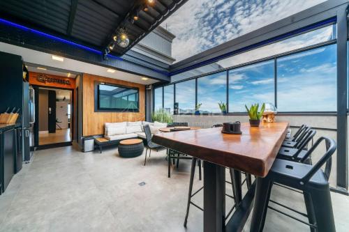 Mariscal Apartment | Excelente Cobertura Duplex de Alto Padrão na praia de Mariscal.