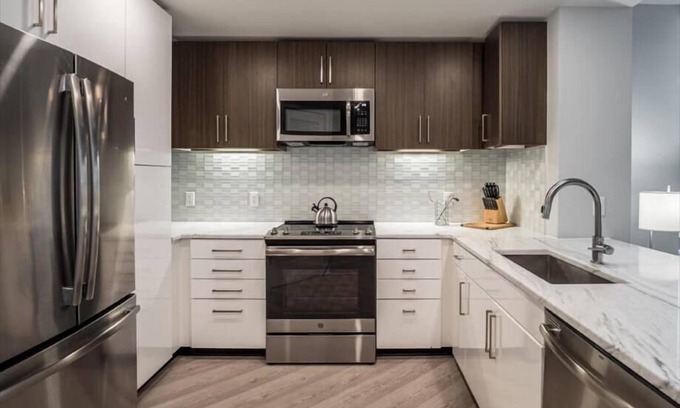 Woodmont Triangle Apartment | Excellent Downtown location| Bethesda MD | Close to Garret Park | by GLS