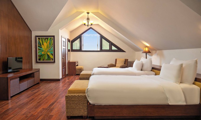 Ngu Hanh Son Villa | Excellent Greenery Villa on My Khe beach| Bathtubs & private pool