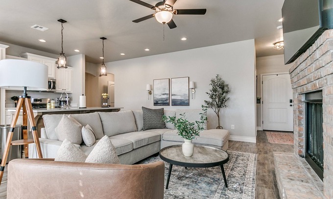 Yukon House | Excellent new home in wonderful neighborhood