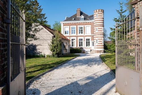 Aire-sur-la-Lys Apartment | Exceptional apartment in a manor house
