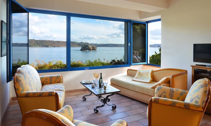 Trebeurden House | Exceptional site, feet in the water, on a wild island - all seasons