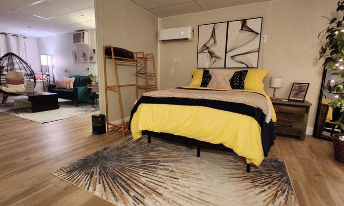 Huntington Apartment | Exceptionally clean, safe, private side by side duplex 3 minutes to stadium