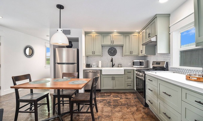 Willow Meadows/Willowbend Area Apartment | Exceptionally designed 1 bedroom 1 bath just minutes from NRG & Medical Center