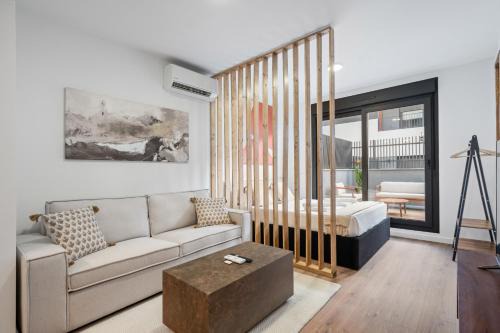 San Sebastian de los Reyes Apartment | Exclusivo apartamento con terraza privada, piscina, gimnasio y coworking