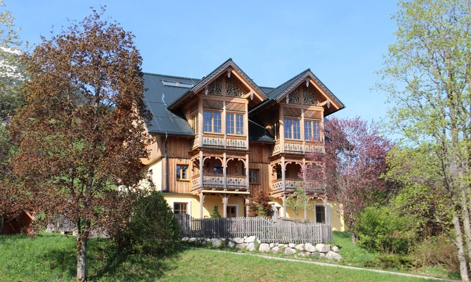 Russbach am Pass Gschuett Apartment | Exclusive penthouse apartment with a wonderful view