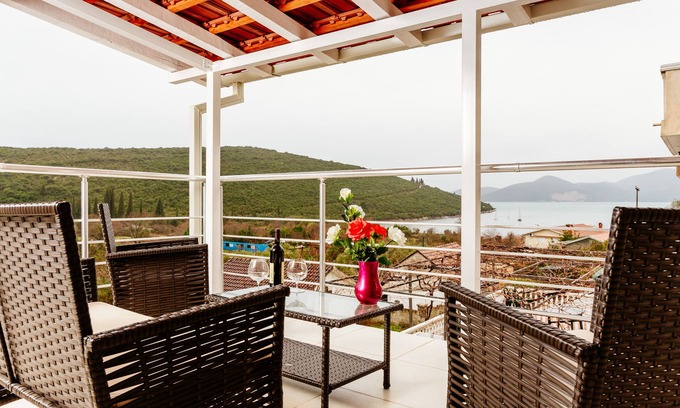 Glavaticici Apartment | Exclusive 3 bedrooms split level sea-views apartment overlooking Bigova Bay