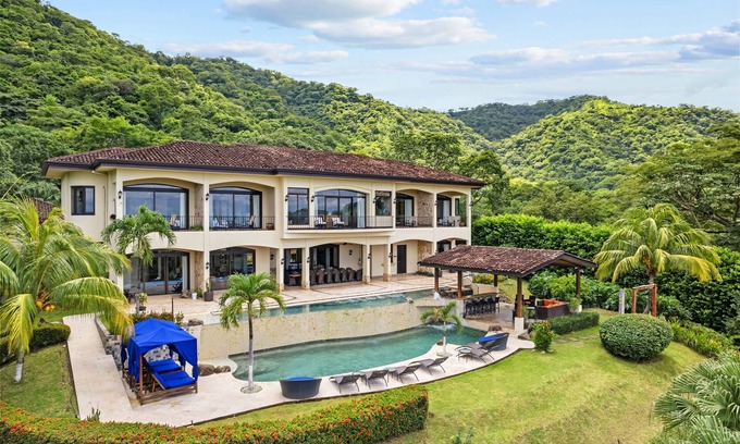 Coco Villa | Exclusive 8-BR Ocean-View Villa for Groups & Weddings – With Custom Meal Plans