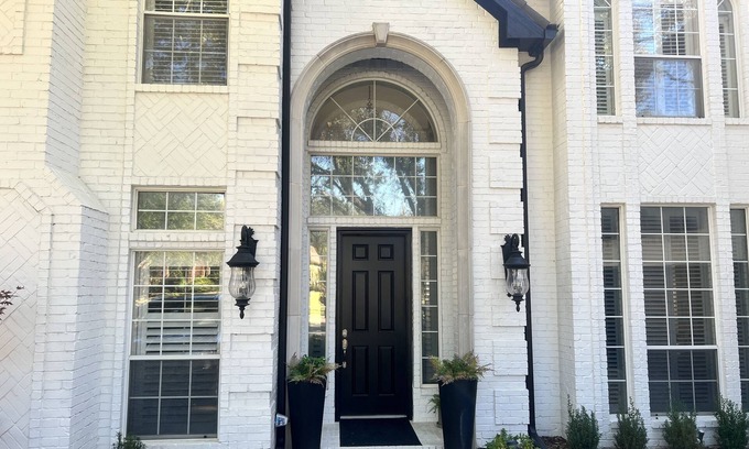 Frisco House | Exclusive Luxury Gated 3600 sqft 3 Bedroom Pet Friendly w Pool Golf Course Views