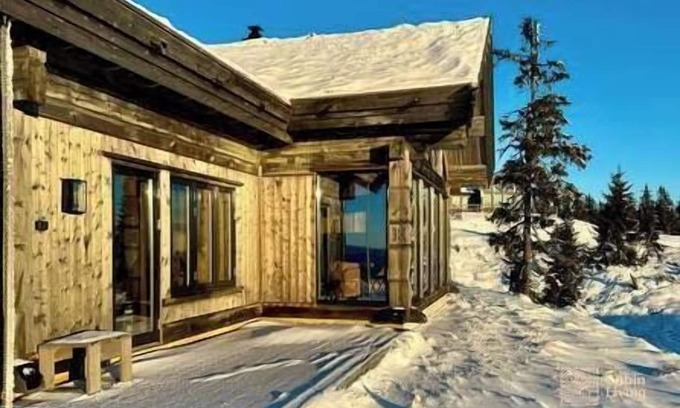 Ringsaker House | Exclusive Mountain Lodge at Birkebeinerbakken