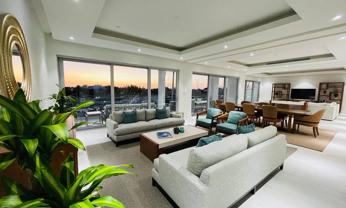 Palm Cay Condo | Exclusive One Marina Condo at Palm Cay, luxury amenities, 3 BR, large open space