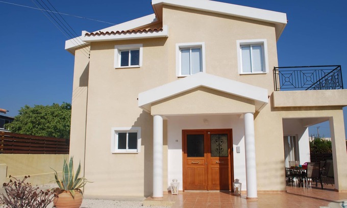 Peyia Town Villa | Exclusive Quiet Villa in Residential area of Peyia with Private Pool & Sea Views