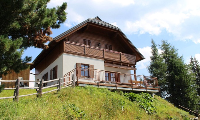 Reichenau House | Exclusive vacation home in the Nockberge with a sauna and fireplace