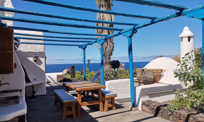 Isora Villa | Exclusive Villa in Las Puntas with Private Pool and Barbecue Area