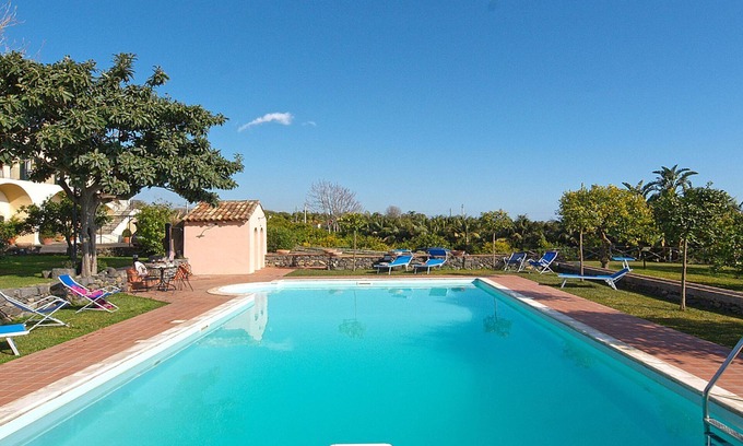 Archi Villa | Exclusive Villa with Pool & Jacuzzi, lovely Sea-Etna view near Catania/Taormina